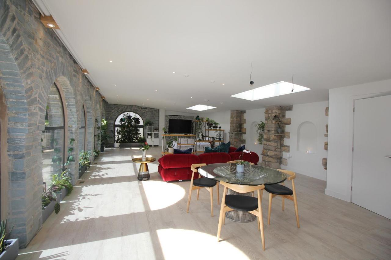 The Old Poolhouse Apartment